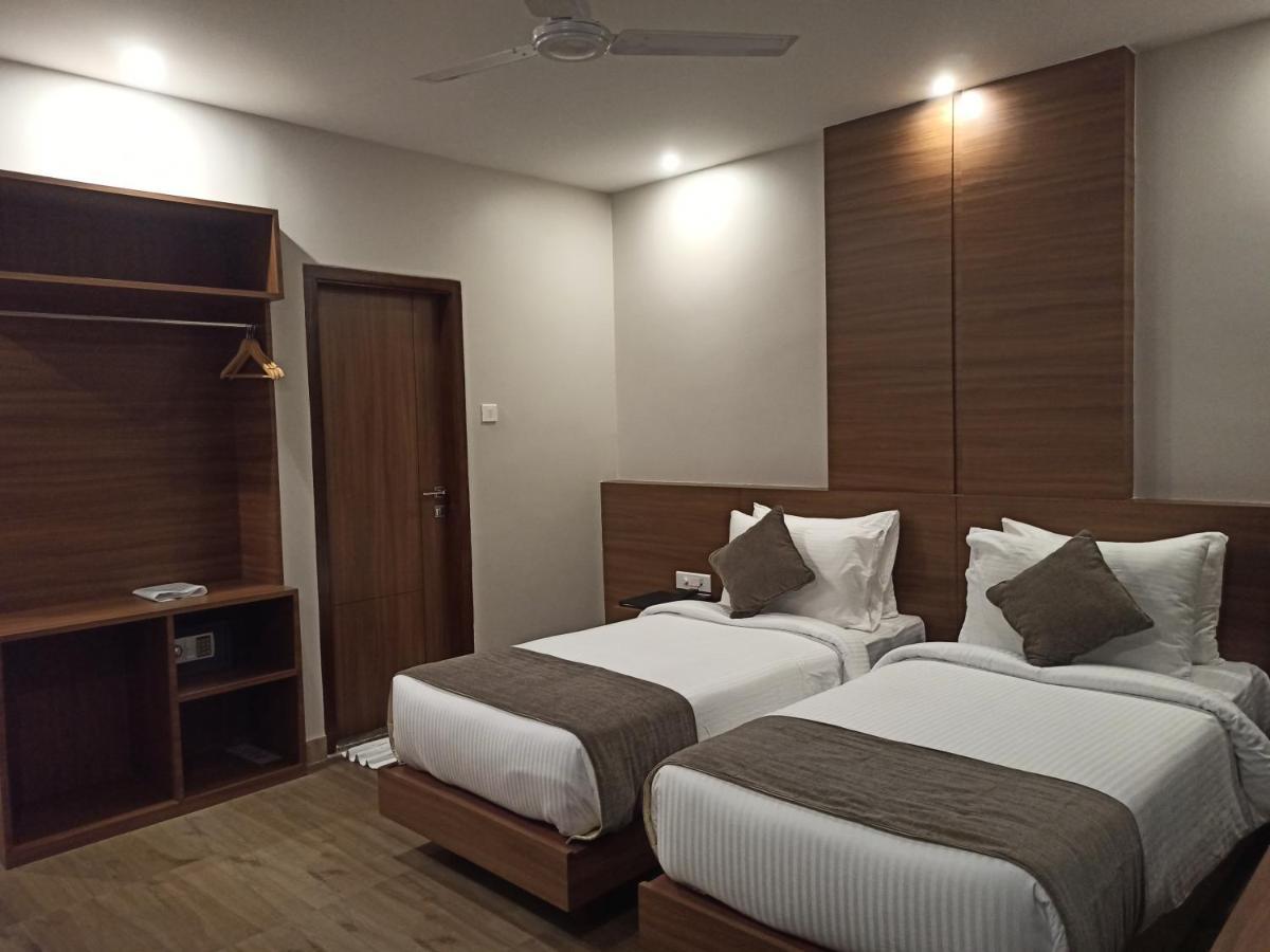 Hotel Tree Fern ディブルガル エクステリア 写真