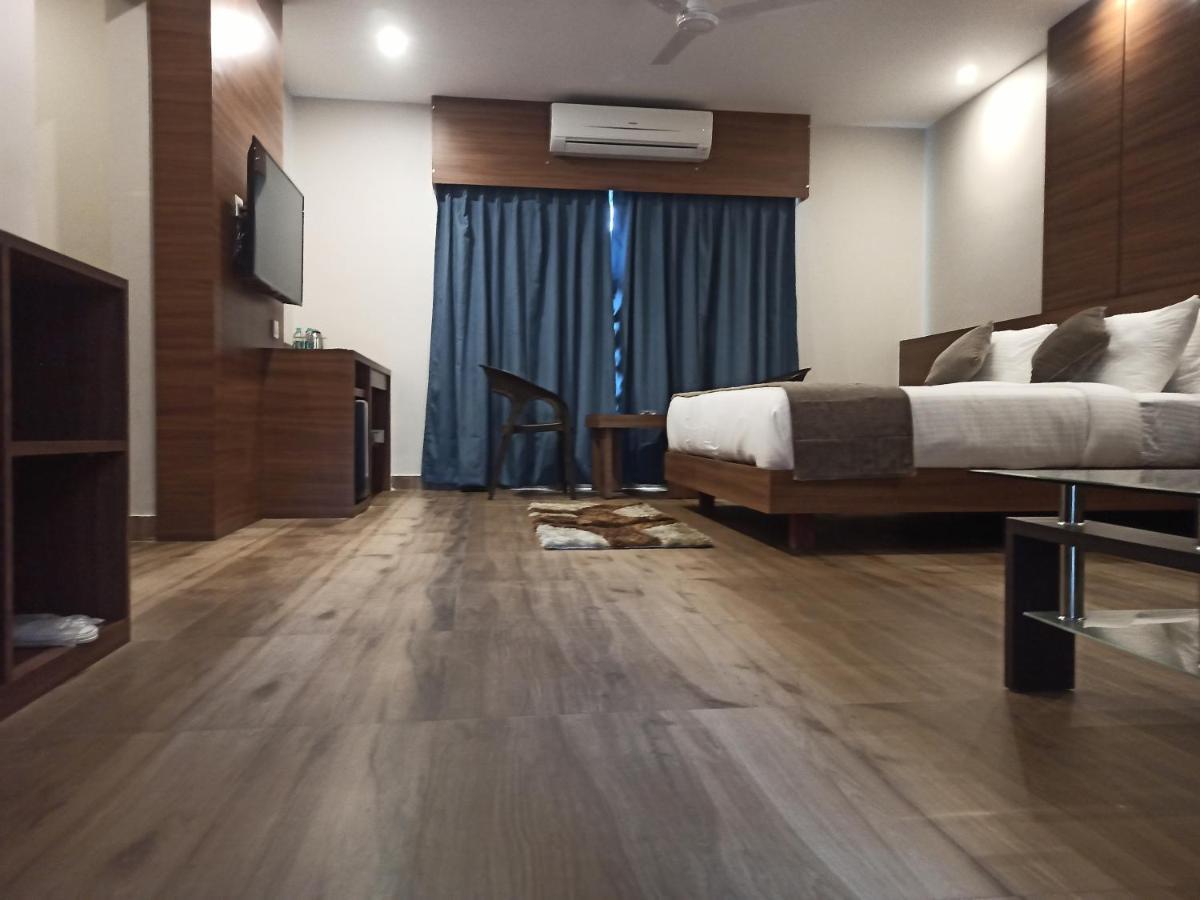Hotel Tree Fern ディブルガル エクステリア 写真
