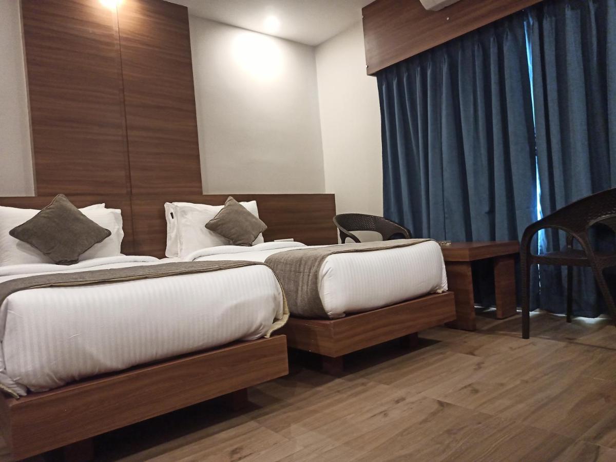 Hotel Tree Fern ディブルガル エクステリア 写真