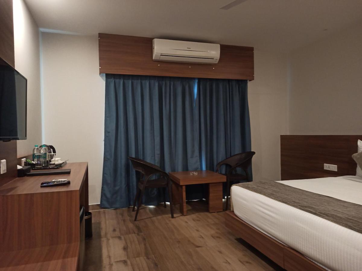 Hotel Tree Fern ディブルガル エクステリア 写真