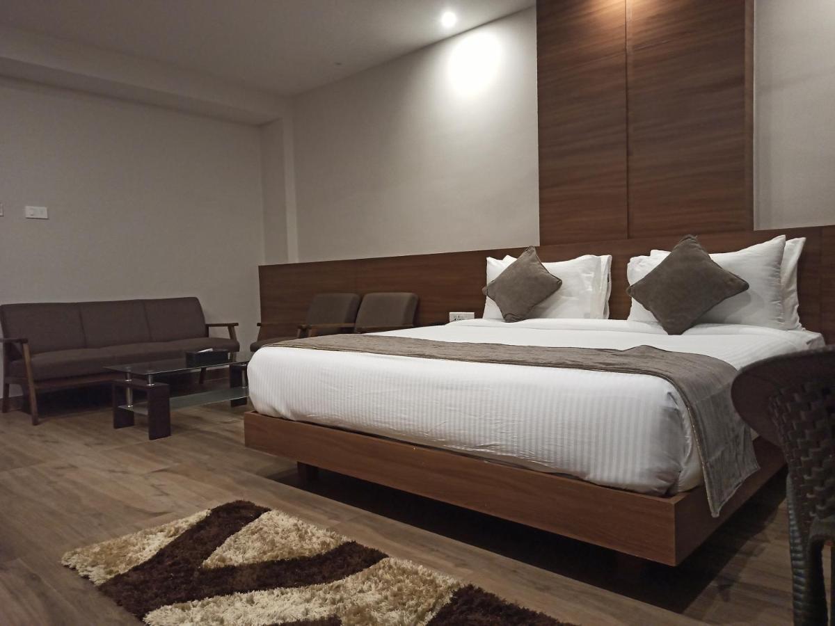 Hotel Tree Fern ディブルガル エクステリア 写真