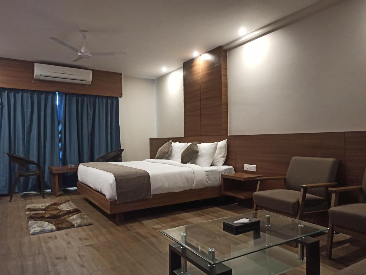 Hotel Tree Fern ディブルガル エクステリア 写真