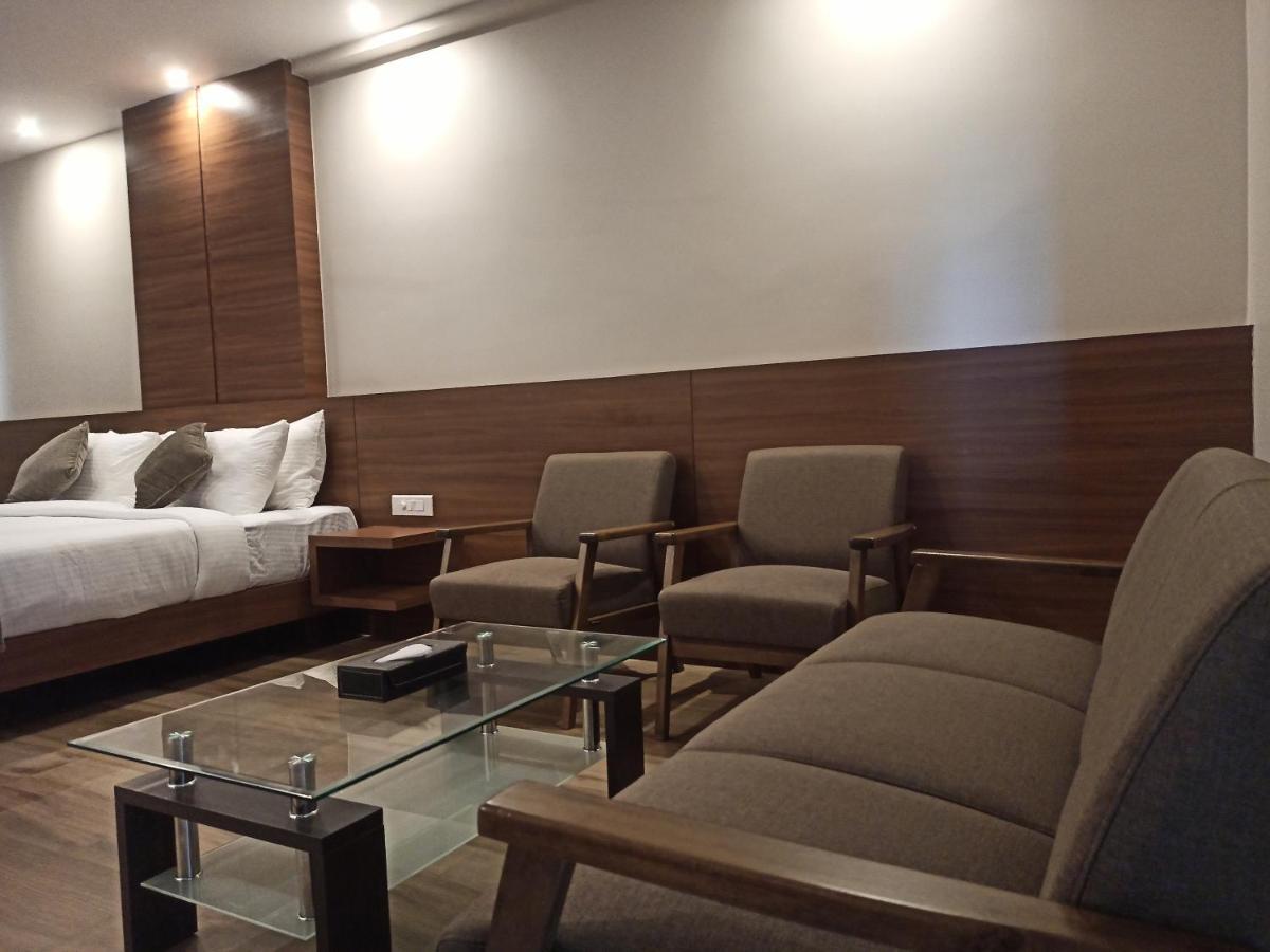 Hotel Tree Fern ディブルガル エクステリア 写真